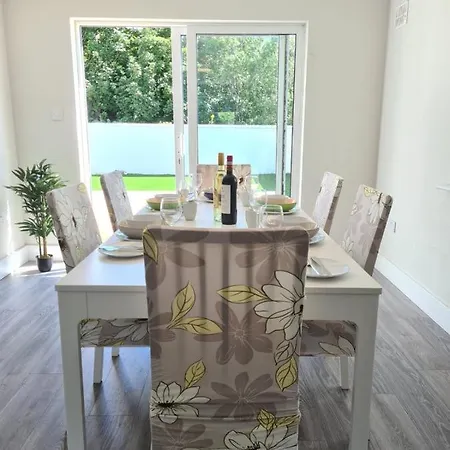 Bay Area House, Σπίτι διακοπών