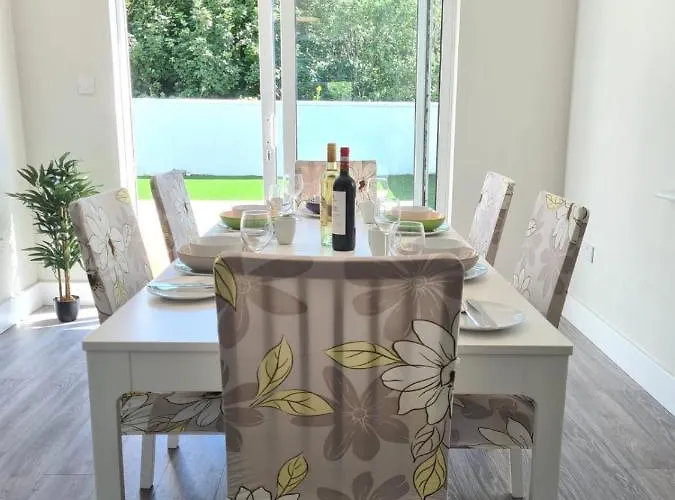 Bay Area House, Dom wakacyjny